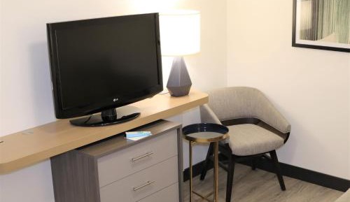 Family Queen Suite with Two Queen Beds - Non-Smoking