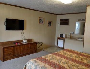 Standard Queen Room