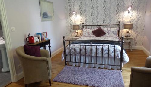 Deluxe Double Room with Bath and Shower