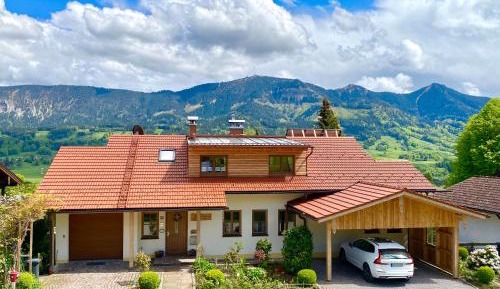 Apartment with Mountain View