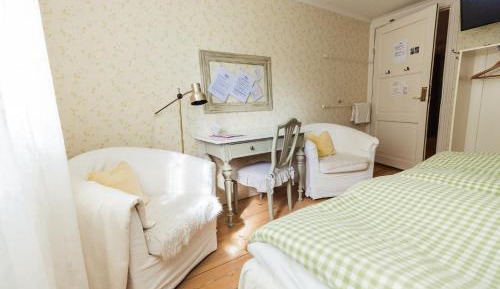 Double Room with Shared Bathroom