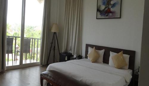 DELUXE DOUBLE ROOM (2 ADULTS + CHILD)