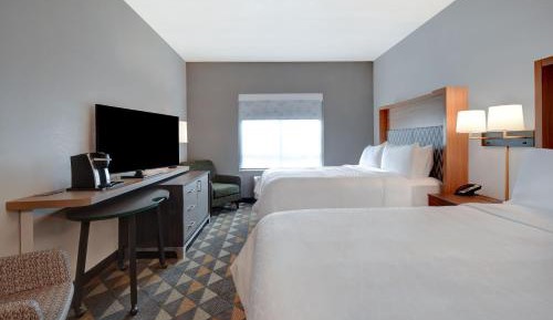 Queen Room with Two Queen Beds - Mobility Access Roll in Shower/Non-Smoking
