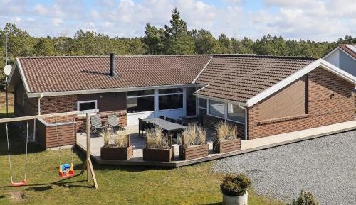 Five-Bedroom Holiday Home