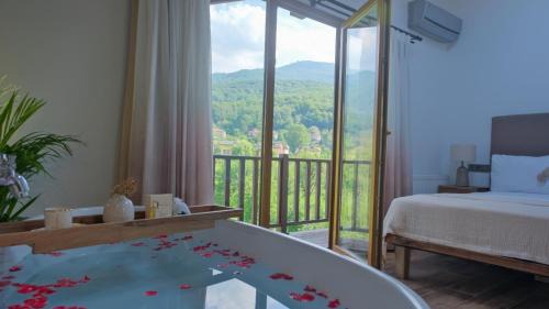 Deluxe Double Room with Bath