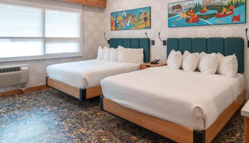 Superior Hotel Room, 2 Queens 