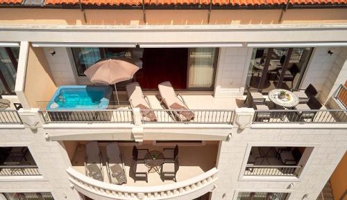 Deluxe Suite with Terrace and Sea View