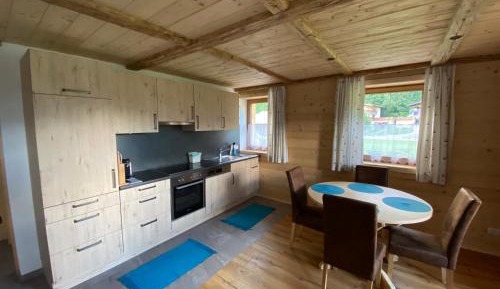 Apartment with Mountain View