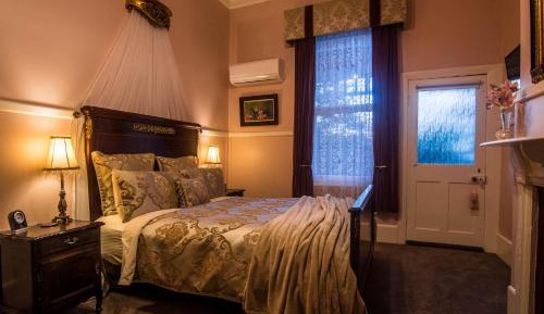 Deluxe Queen Suite