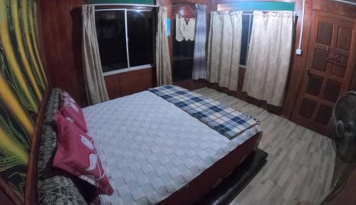 Deluxe Studio