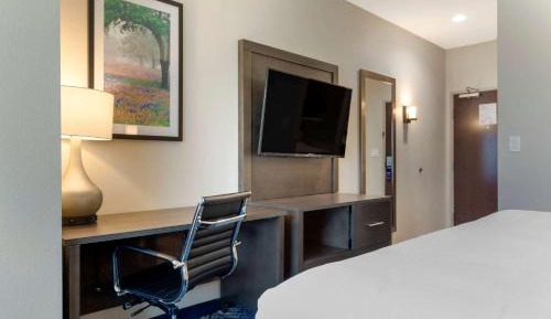 Standard Queen Room with Two Queen Beds - Non-Smoking
