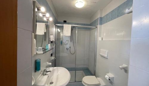 Standard Double or Twin Room with Window
