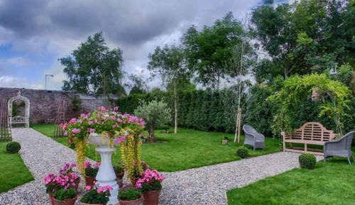 Suite with Garden View