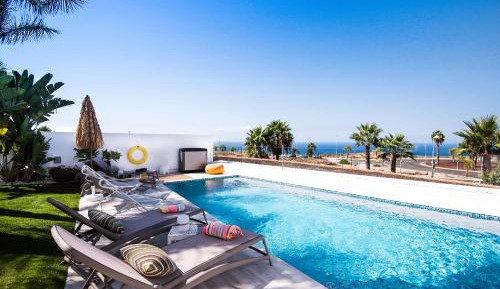 Villa - Beach Front