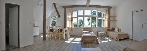 Suite with Mountain View