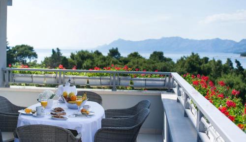 One-Bedroom Apartment with Balcony with sea View (2 Adults)
