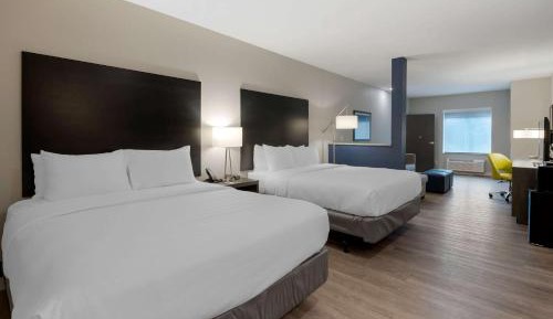 Queen Room with Two Queen Beds - Accessible/Non Smoking