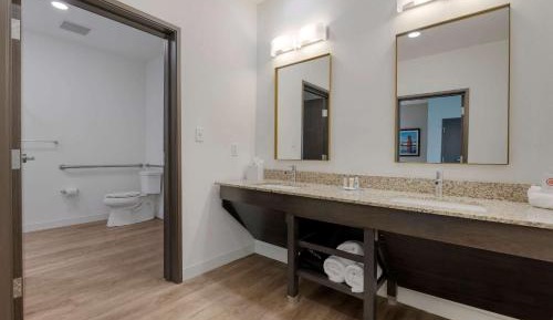 King Room - Accessible/Non Smoking