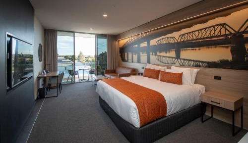 City Balcony Suite