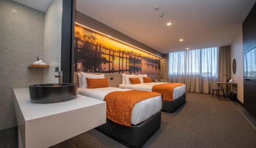 City Triple Room