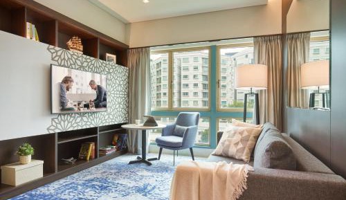 Deluxe One-Bedroom Apartment