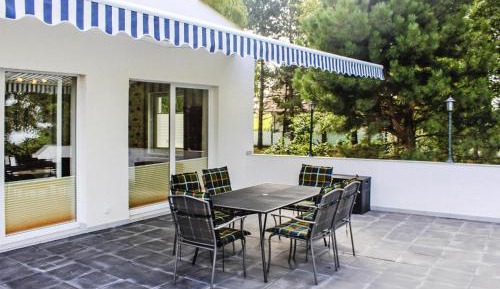 Three-Bedroom Holiday Home 