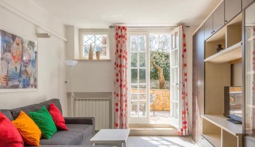 Superior One-Bedroom Apartment