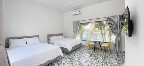 Quadruple Room with Terrace