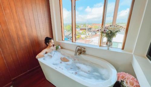 King Suite with Balcony