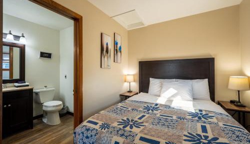Queen Room - Main Building