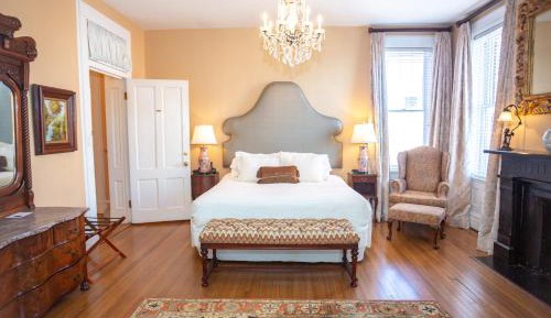 Caroline Finch - Superior King Room