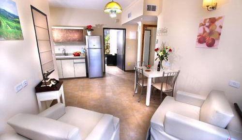Deluxe Family Room