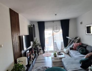 Comfort Two-Bedroom Apartment with Sea View and Balcony