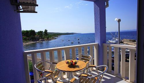 Two-Bedroom Apartment with Balcony and Sea View