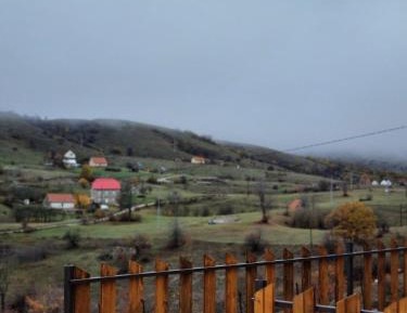 Apartment with Mountain View