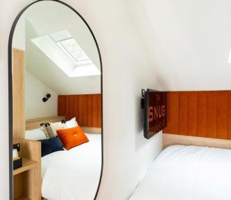 The Cozy Room 