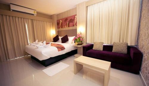 Deluxe King Room