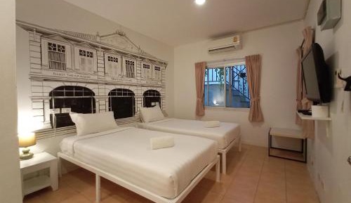 Standard Twin Room
