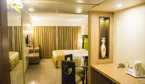 Deluxe Family Room