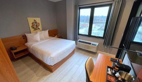 Queen Room Liberty View Non Smoking