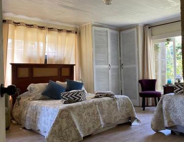 Twin Room with Private Bathroom