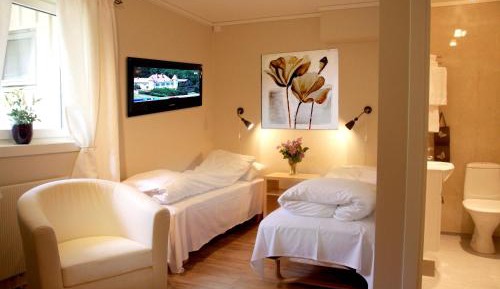 Double or Twin Room with Private Bathroom