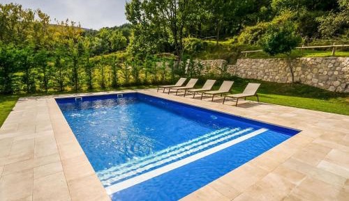 Eight-Bedroom Holiday Home