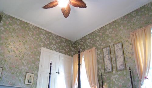 Queen Room with shower