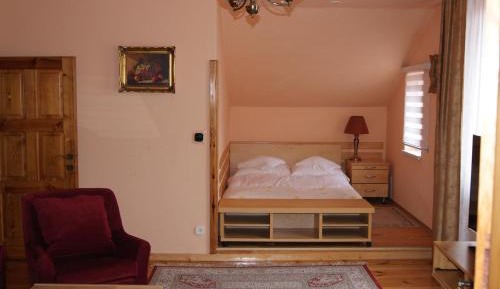 Apartment With Shared Bathroom