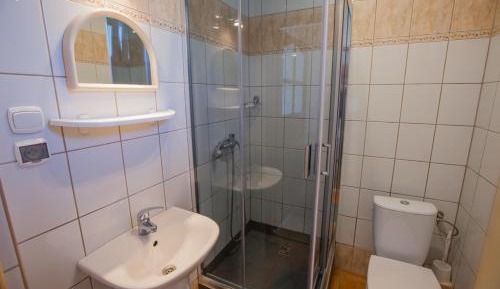 Triple Room with Private Bathroom