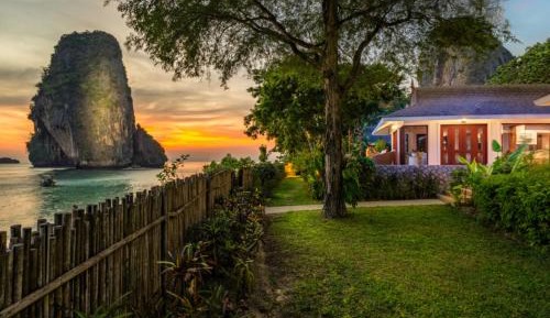 Villa - Beach Front