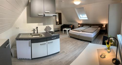 Apartment with private Bath and Kitchen