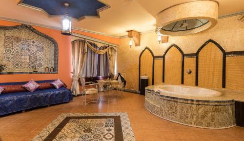 Deluxe Suite