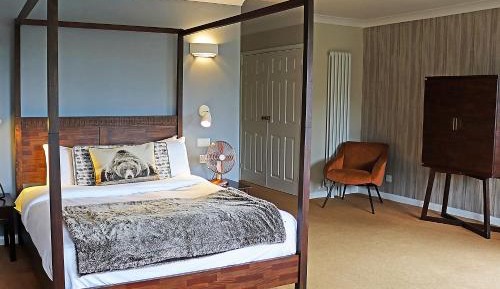 Riverview Suite